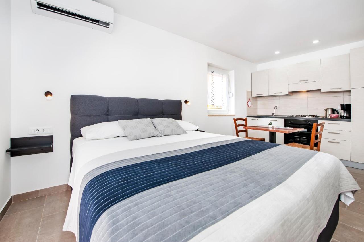 Studio Istra โรวีน ภายนอก รูปภาพ