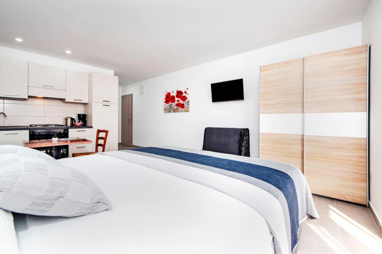 Studio Istra โรวีน ภายนอก รูปภาพ