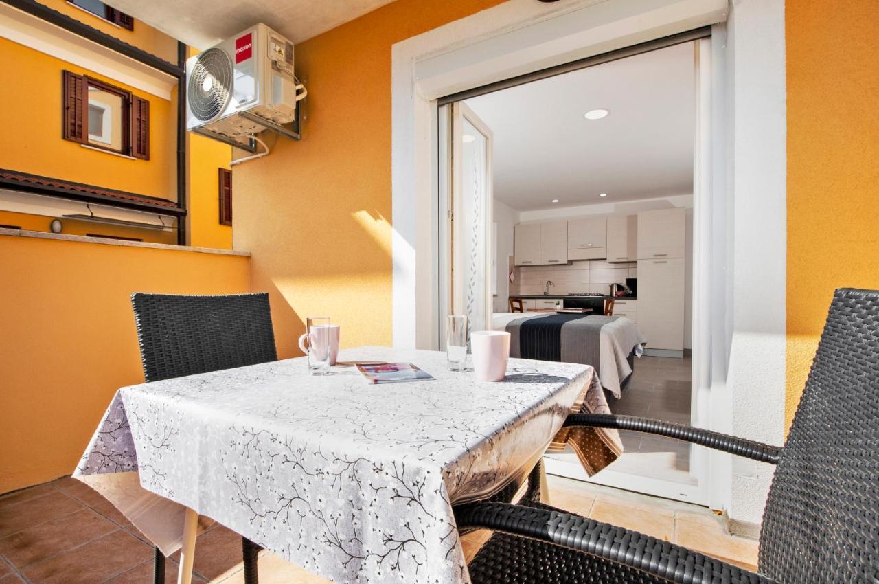 Studio Istra โรวีน ภายนอก รูปภาพ