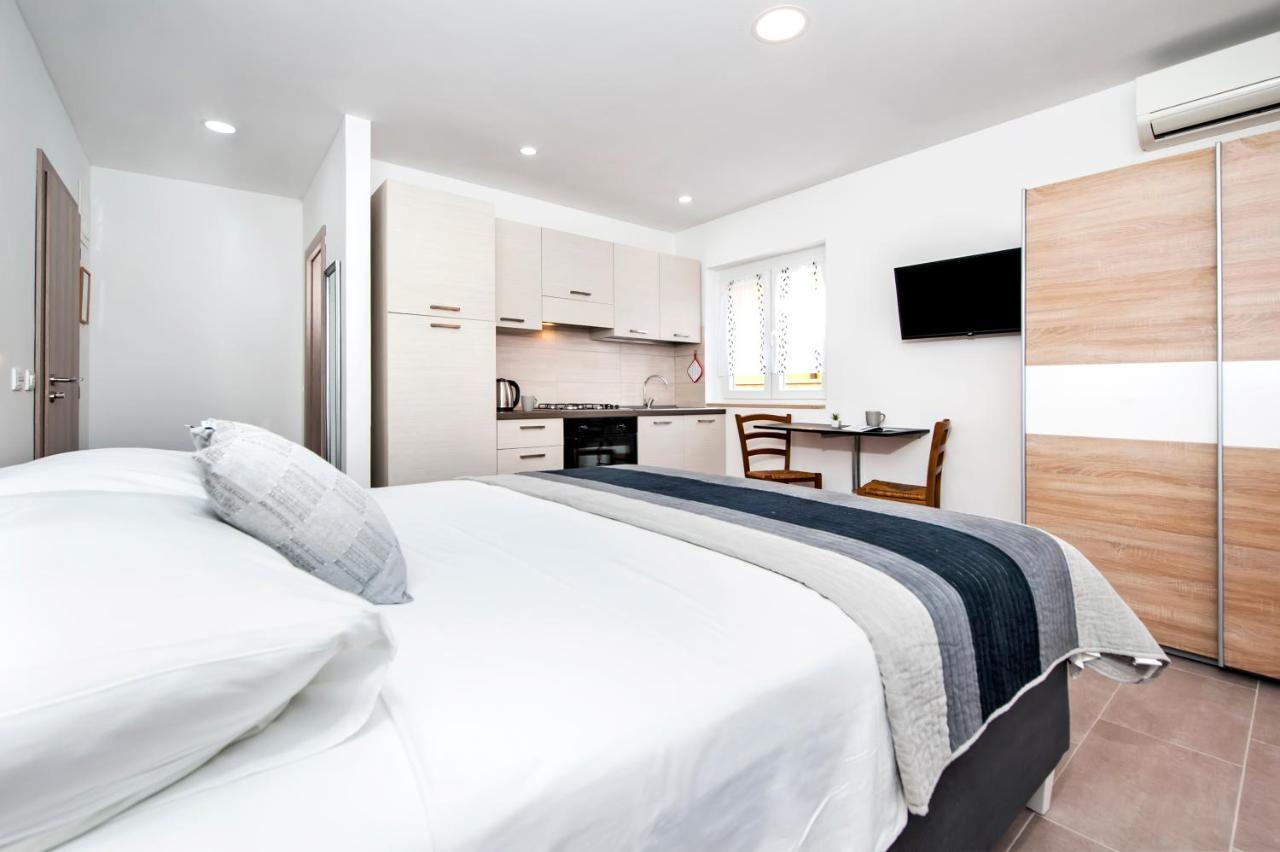 Studio Istra โรวีน ภายนอก รูปภาพ