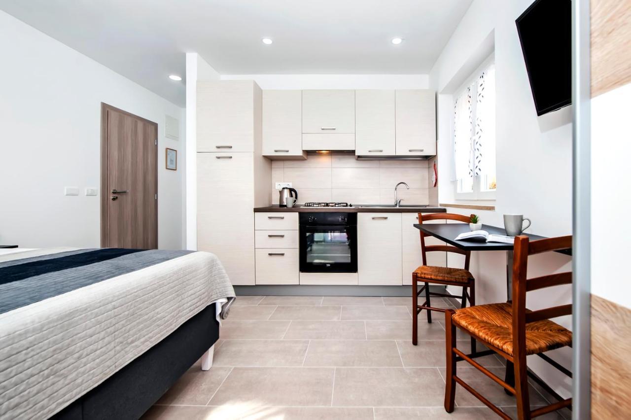 Studio Istra โรวีน ภายนอก รูปภาพ